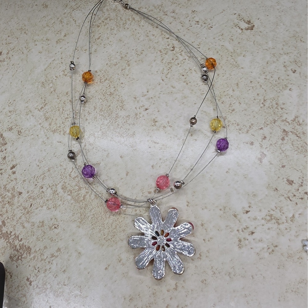 Floating Spring Mulicolor Beaded Three Strands With Flower Pendant Necklace - Picture 5 of 5
